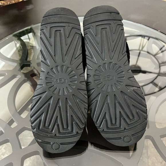 UGG Mini Fluff Quilted Cuff Black Suede Sheepskin Ankle Boots Sz 10 - Picture 5 of 6